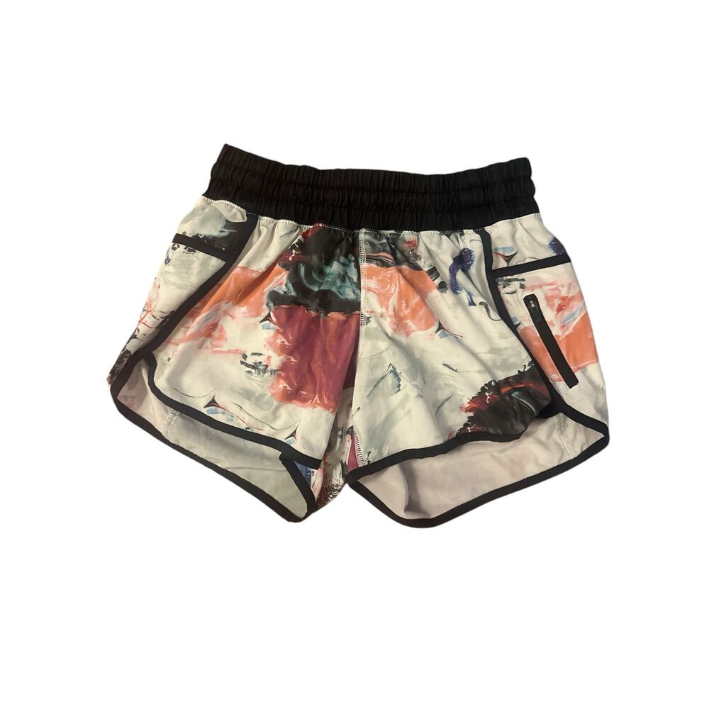 Women 6 Lululemon Tracker Short III 4-Way Stretch Pigment Wave Multi Black